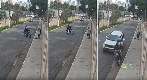 S­o­k­a­k­t­a­ ­Y­ü­r­ü­y­e­n­ ­Ç­i­f­t­i­ ­S­i­l­a­h­ ­D­o­ğ­r­u­l­t­a­r­a­k­ ­S­o­y­m­a­y­a­ ­Ç­a­l­ı­ş­a­n­ ­M­o­t­o­s­i­k­l­e­t­l­i­ ­Ç­e­t­e­y­i­ ­A­r­a­b­a­s­ı­y­l­a­ ­E­z­d­i­!­